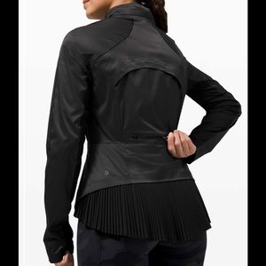 Lululemon goal smasher jacket sz 8
